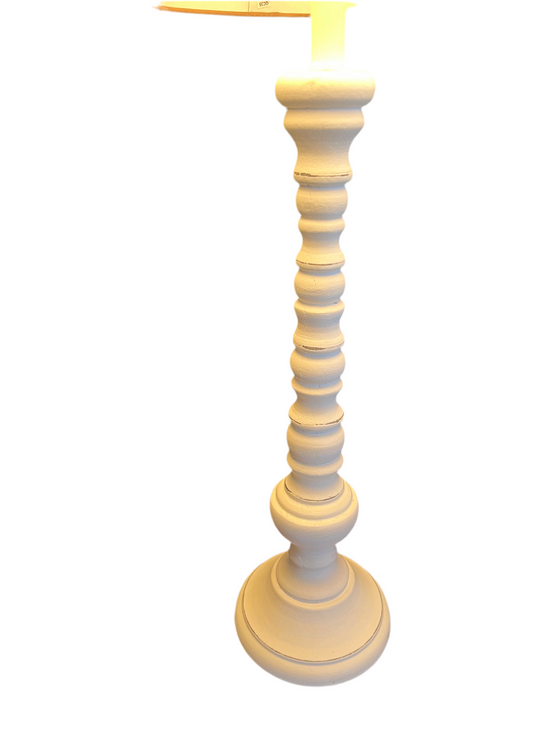 Turned white washed Lampbase