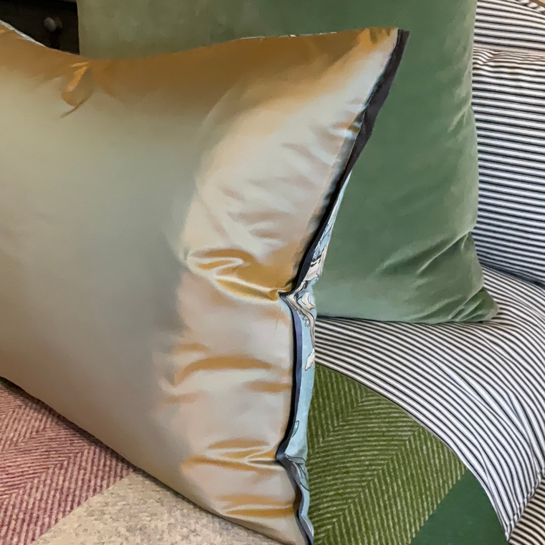 Villeneuve Cushion