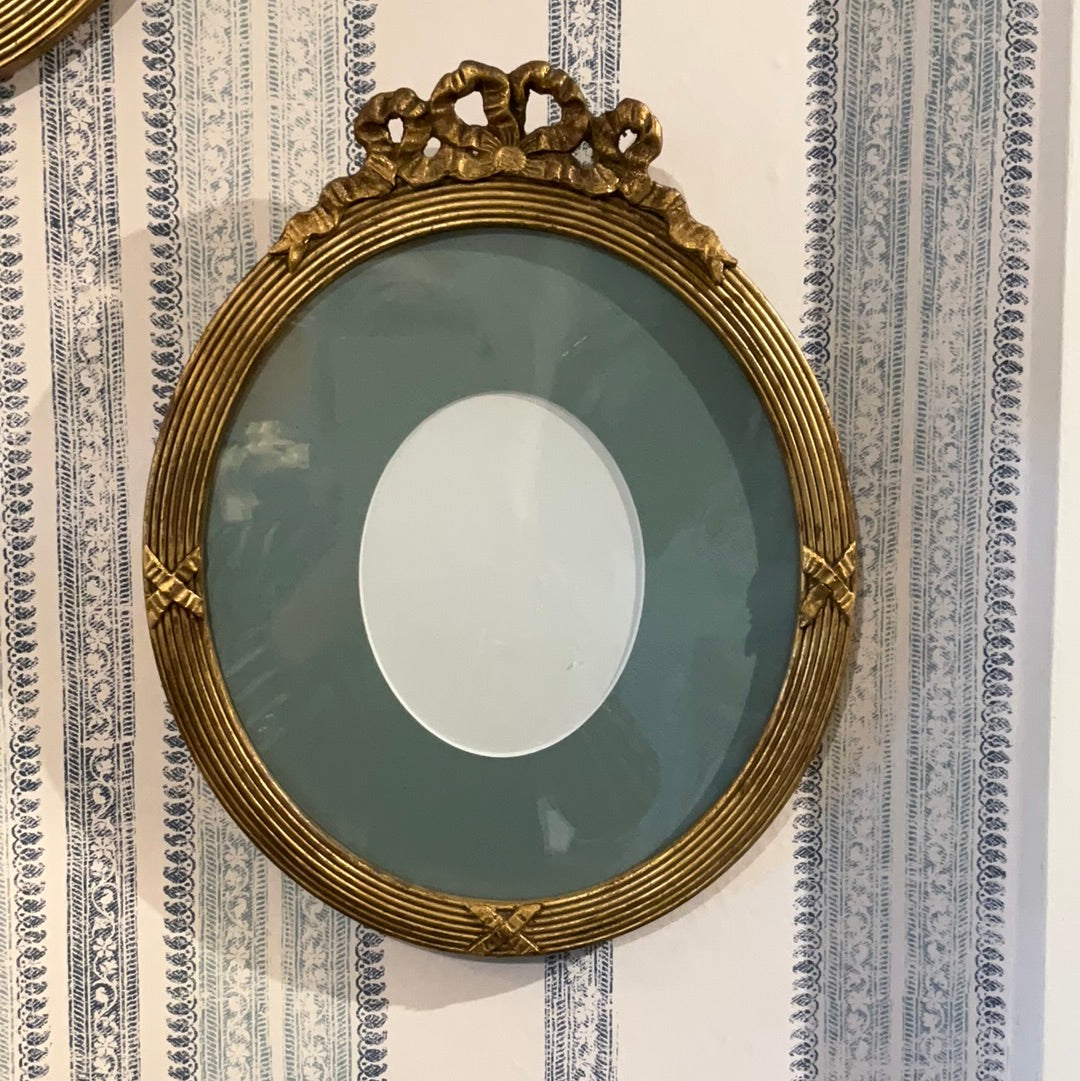 Medium English Georgian Gilt Frame with ribbon & bow and Reeded detail Frame
