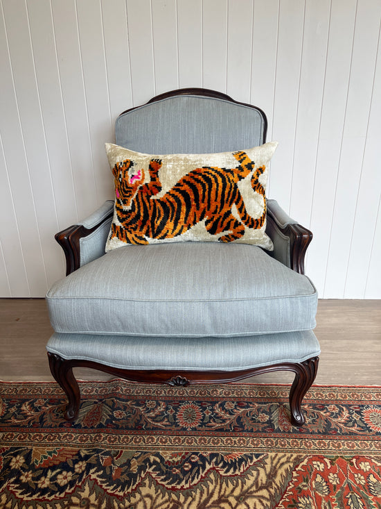 Tiger Cushion