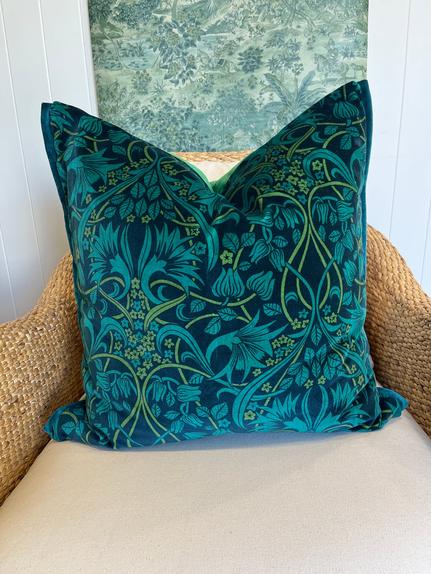 Lee Jofa Acanthus leaf cushion