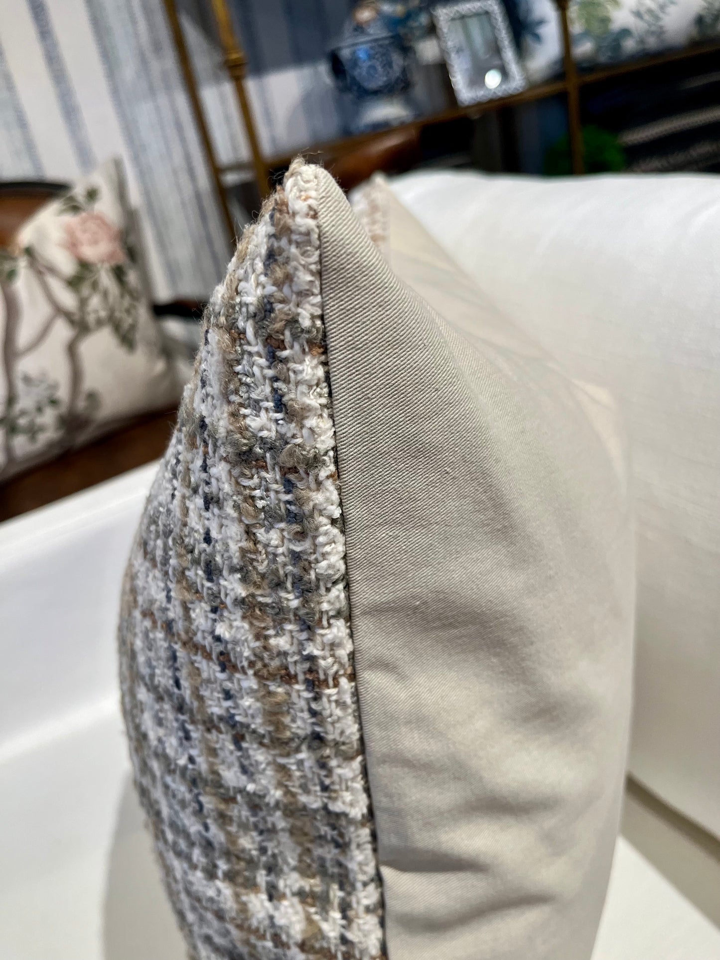Tripoli Cushion