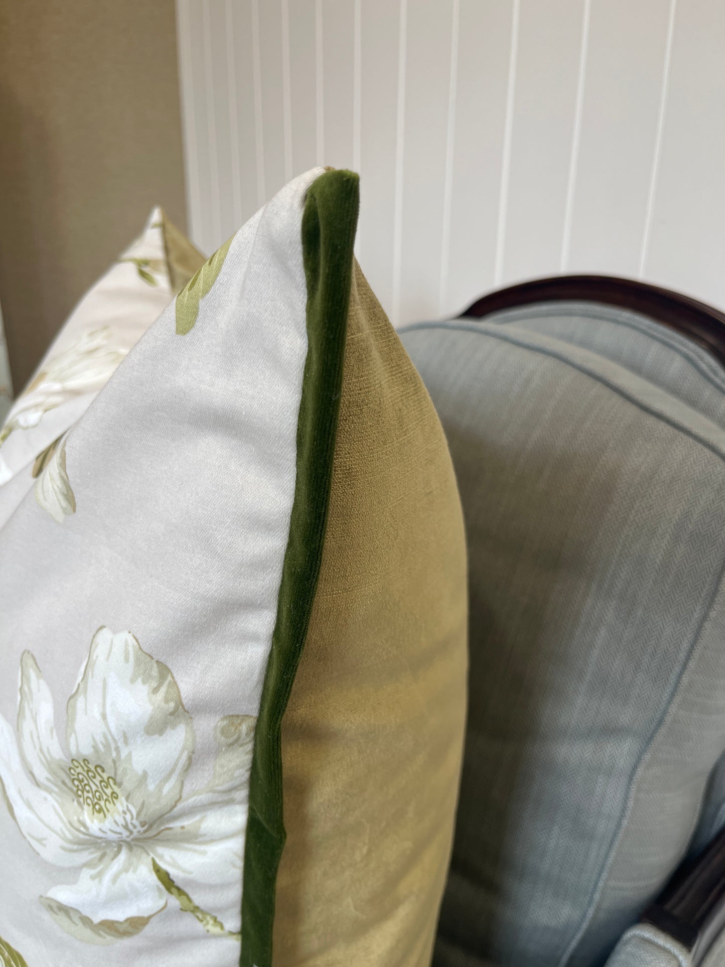 Magnolia Cushion