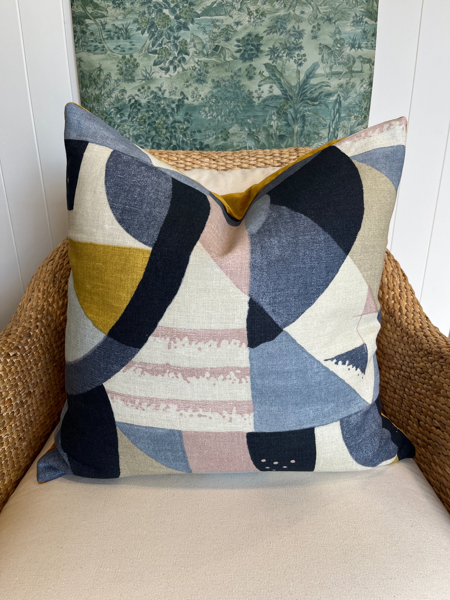 Geometric Cushion