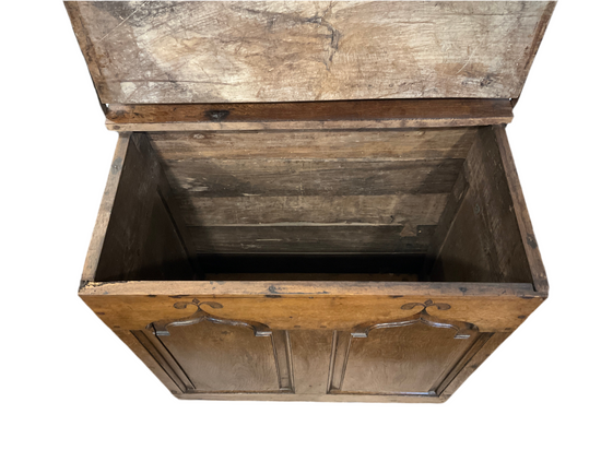 Early 20th Century Oak Gothic panelled storage box