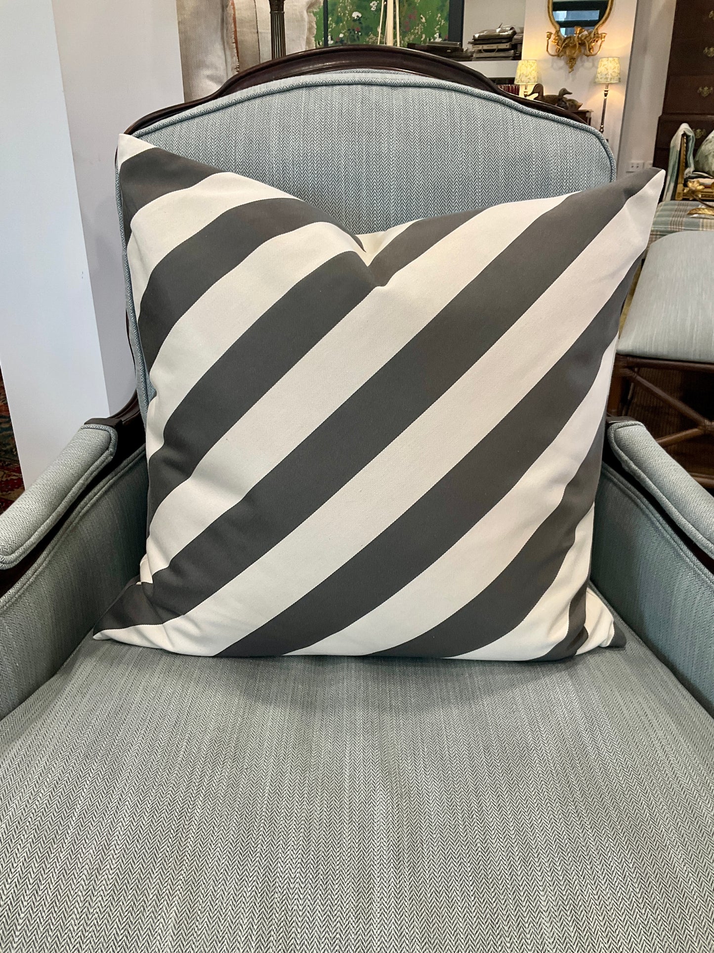 Aron Cushion